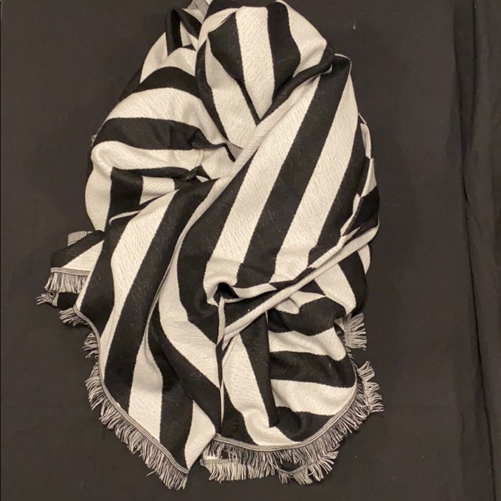 Lululemon Athletica Wrap